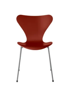 3107 Serie 7 stol lakeret af Arne Jacobsen