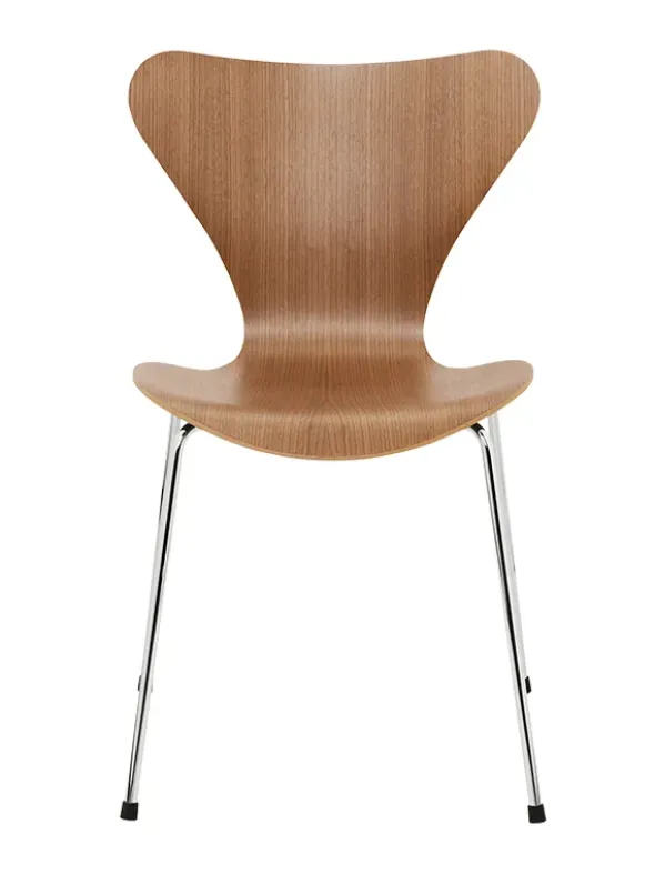 3107 Serie 7 Stol, naturfiner af Arne Jacobsen