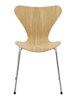 3107 Serie 7 Stol, naturfiner af Arne Jacobsen