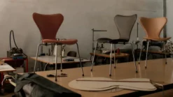3107 Serie 7 stol, Tailored af Arne Jacobsen