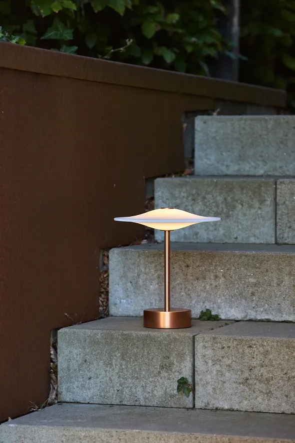 Sinus 22 Portable bordlampe, kobber af Piet Hein