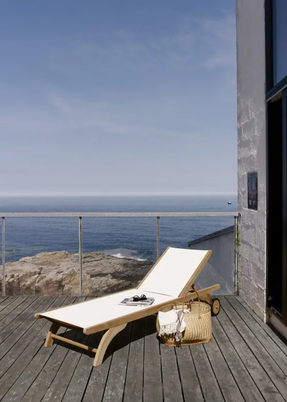 Skagerak Columbus Liggestol, sort fra Fritz Hansen