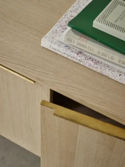 Skagerak Jut Cabinet fra Fritz Hansen