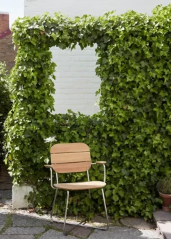 Skagerak Lilium armstol fra Fritz Hansen