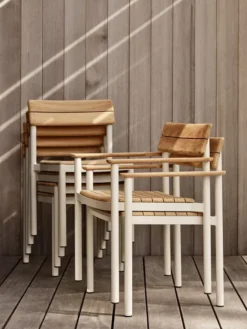 Skagerak Pelagus Armstol, light ivory fra Fritz Hansen
