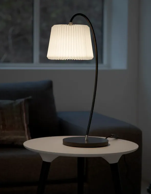 Snowdrop 320T Bordlampe fra Le Klint