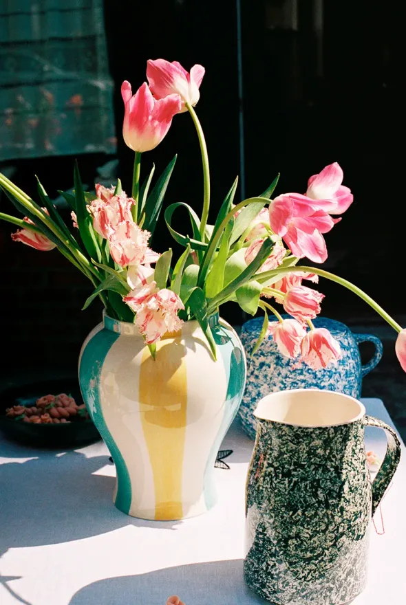 Sobremesa stripe vase fra Hay