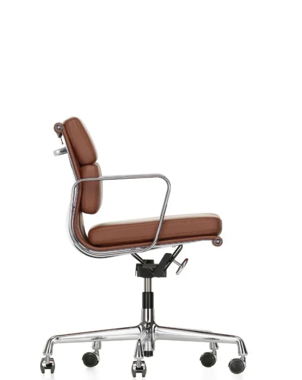 Soft Pad Chair EA 217 Kontorstol, cognac læder/krom stel fra Vitra