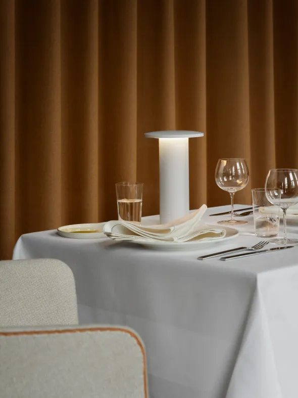 Solae Portable lampe af Cecilie Manz