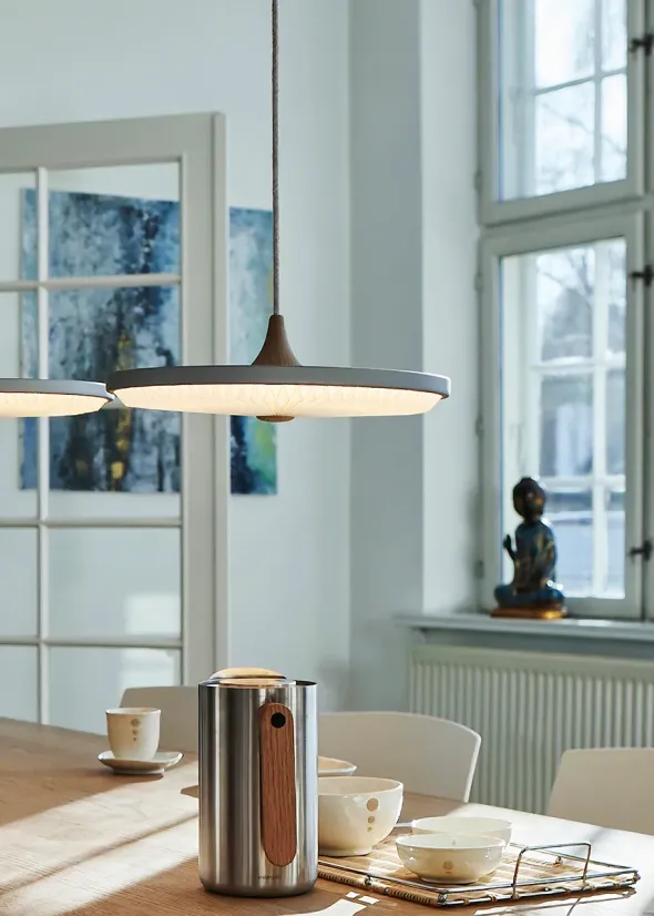 Soleil pendel small, lys eg, papir skærm fra Le Klint