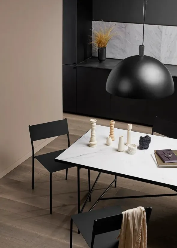 Spisebord 230, hvid marmor fra HANDVÄRK