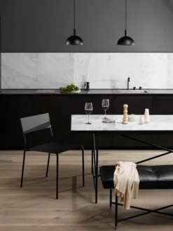 Spisebord 230, hvid marmor fra HANDVÄRK