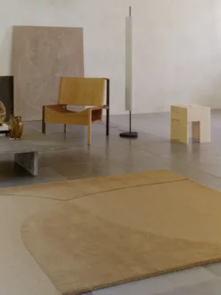 Split Plains Tæppe, Mustard fra Linie Design