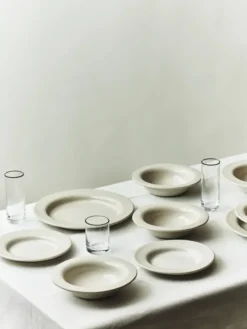 S.R. Dinner Plate fra Louise Roe