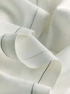 S.R. Table Cloth 03 fra Louise Roe
