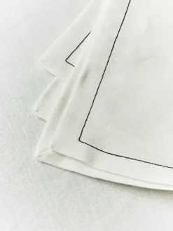 S.R. Table Cloth 01 fra Louise Roe