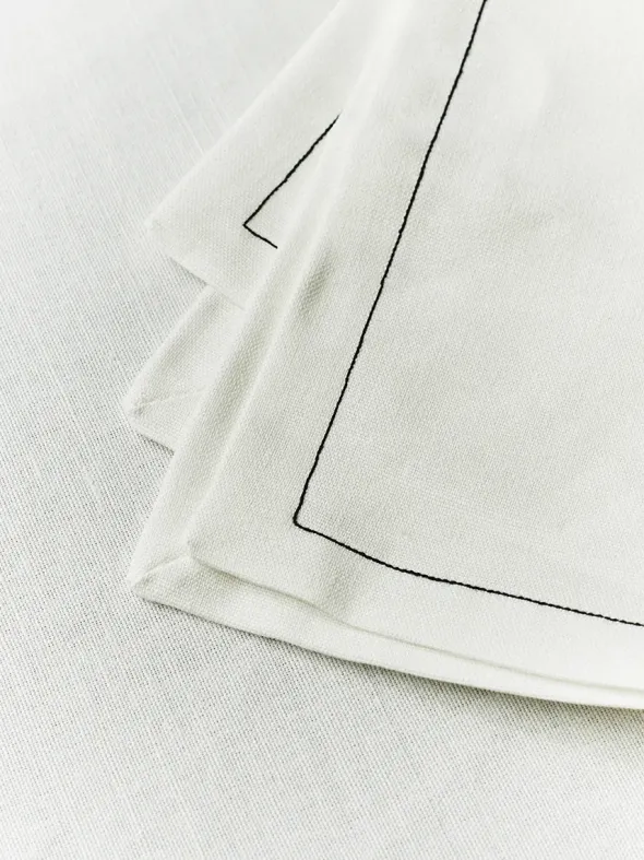 S.R. Table Cloth 01 fra Louise Roe