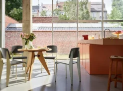 Standard Chair fra Vitra