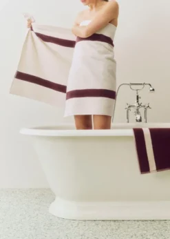 Stripe badehåndklæde fra HAY