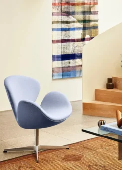 3320 Svanen i stof (prisgruppe 2) af Arne Jacobsen