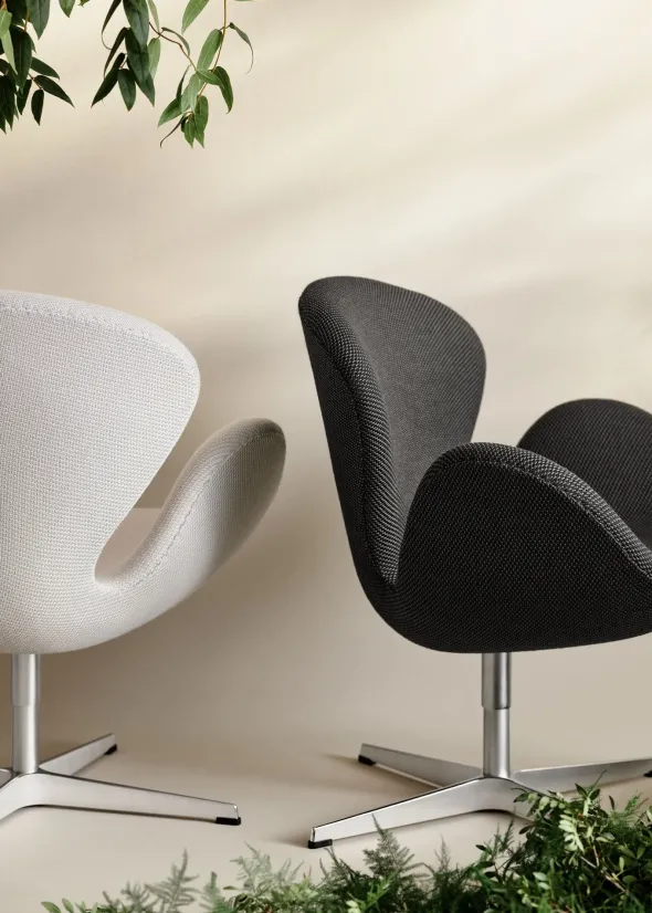 3320 Svanen i stof (prisgruppe 1) af Arne Jacobsen
