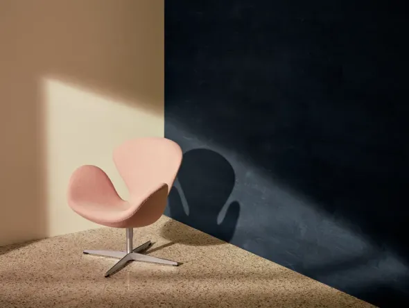 3320 Svanen i stof (prisgruppe 1) af Arne Jacobsen