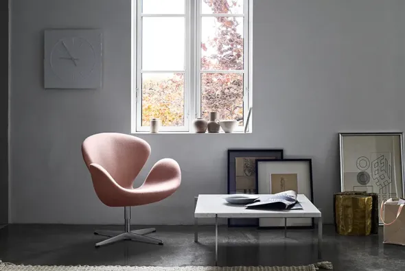 3320 Svanen i stof (prisgruppe 1) af Arne Jacobsen