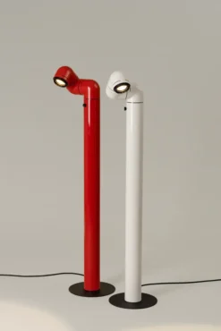 Tatu Alta Gulvlampe, pure red fra Santa and Cole