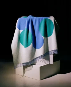 Teenagers from Mars Plaid, white/blue/leaf fra raawii