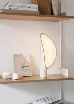 Tense Portable Bordlampe, hvid fra New Works