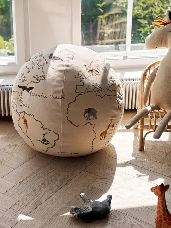 The World Pouf fra Ferm Living