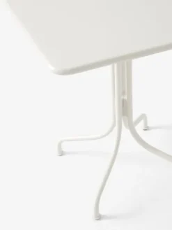 Thorvald SC97 Cafébord, 70x70 fra &Tradition