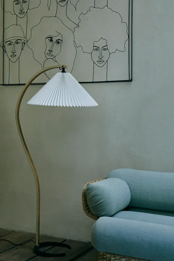 Timberline gulvlampe fra GUBI
