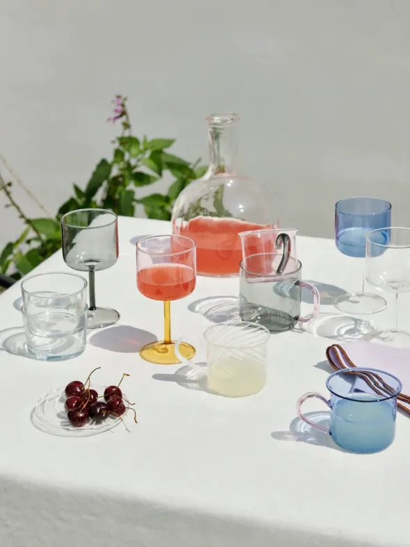 Tint Wine Glass fra Hay