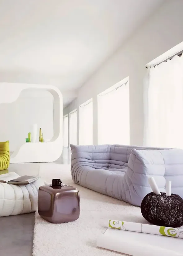 Togo Medium Sofa fra Lignet Roset