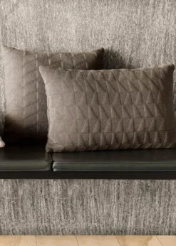 Trapez Pude 50x50 i earth brown af Arne Jacobsen