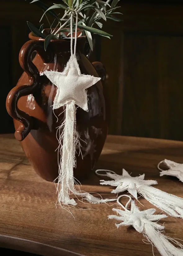 Vela Star Ornaments, sæt á 4 stk. fra Ferm Living