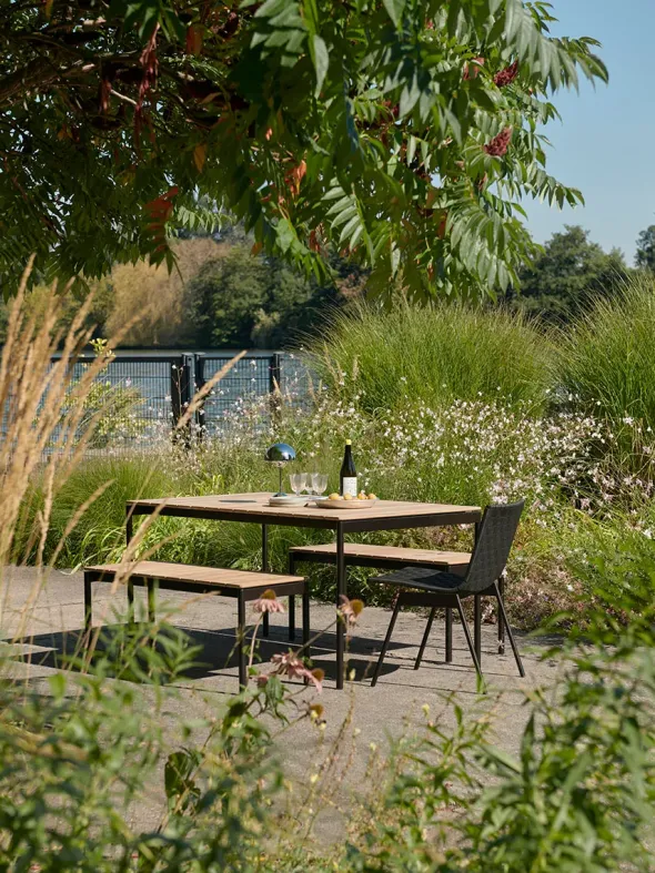 Ville AV25 Havebord, 150x90 fra &Tradition
