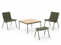 Ville loungesæt i Teak & Bronze Green med 1 loungebord, 1 skammel og 2 stole fra &Tradition