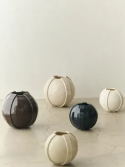Vinci Vase 01, ivory fra Louise Roe