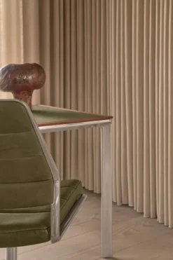 Vipp454 Swivel Chair