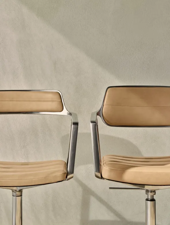 VIPP453 Swivel+ Chair, camel læder fra Vipp