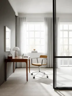 VIPP452 Swivel Chair m/hjul, camel læder fra Vipp