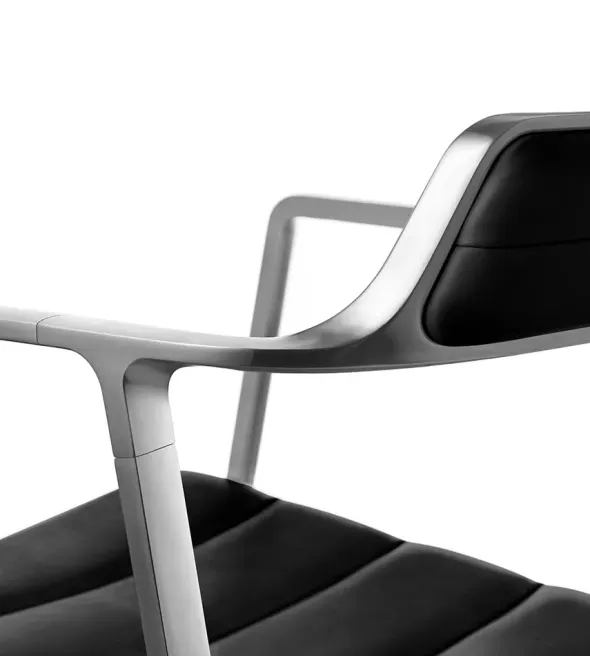 VIPP452 Swivel Chair, sort læder fra Vipp