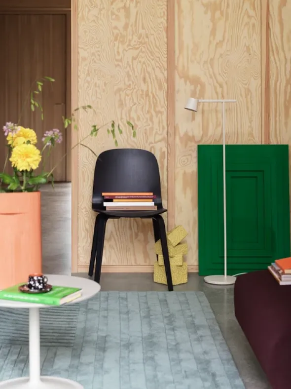 Visu Chair, wood base fra Muuto
