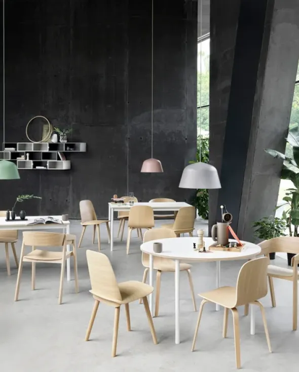 Visu Chair, wood base fra Muuto