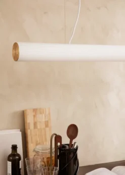 Vuelta pendel II 100, hvid/messing fra Ferm Living