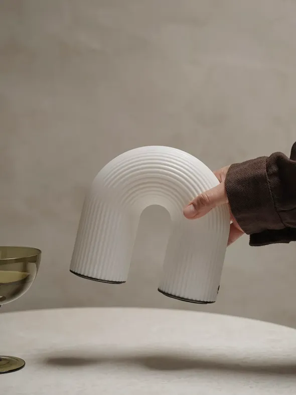 Vuelta Portable Lamp fra Ferm Living