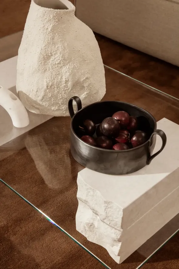 Vulca Medium vase, Off-white Stone fra Ferm Living