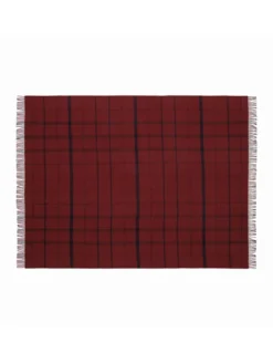Warp & Weft Plaid, beetroot/midnight fra Silkeborg Uldspinderi